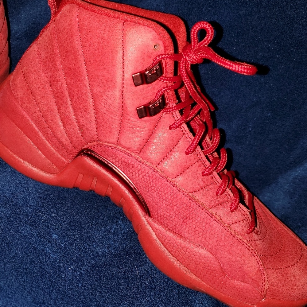 Jordan 12 retro gym red size 10.5 mens